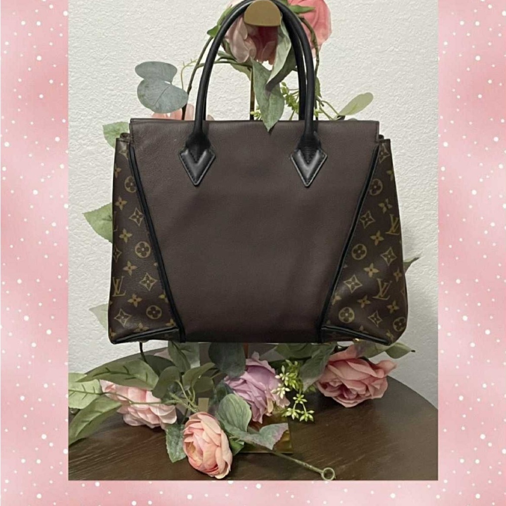 LV W Tote
